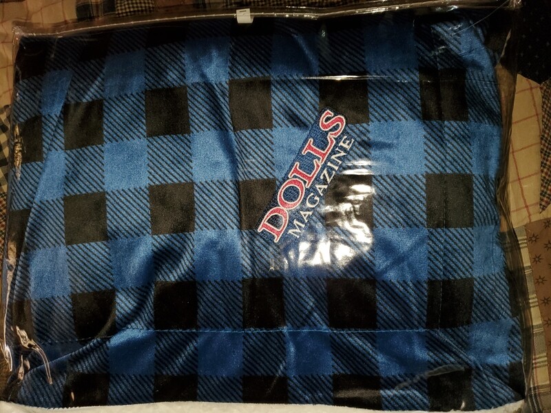 Dolls Magazine Throw