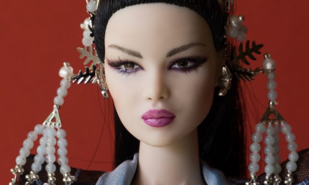 Julie Manley blends history, fashion & fantasy in her custom creations