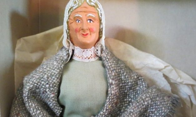 Hermosa Arts & History Association Fundraising Auction Includes Dolls