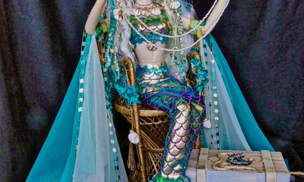 <strong>Elegance Abounds: Kathleen Hill Fashions Dolls That Embody Luxury and Beauty</strong>