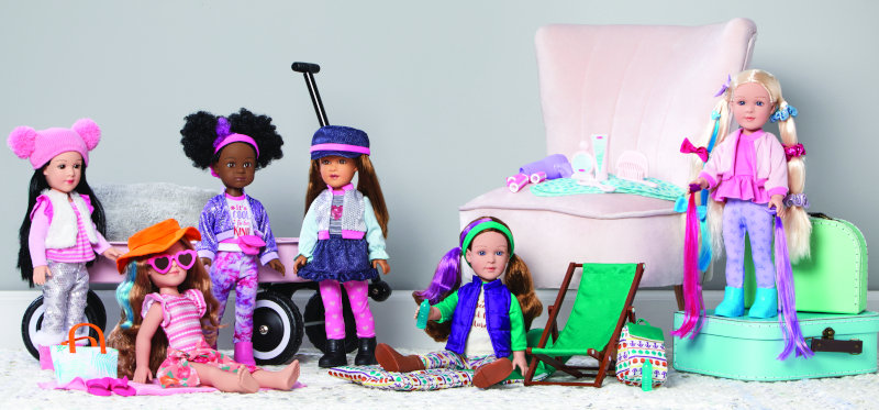 Madame Alexander is adding outfit and activity sets to the Kindness Club fun! Choose from four play-worthy outfits, the Great Outdoors set, or the Salon Day Set.