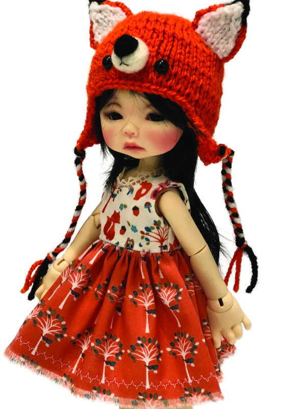Nikki Britt’s Phoebe personifies cuteness in her Edith Schmidt-designed ensemble.