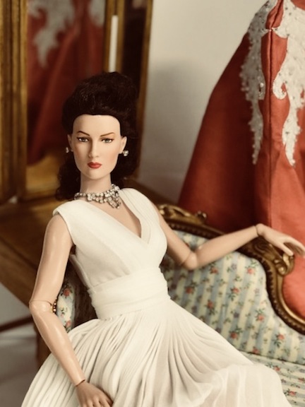 Scarlett as Mary Astor