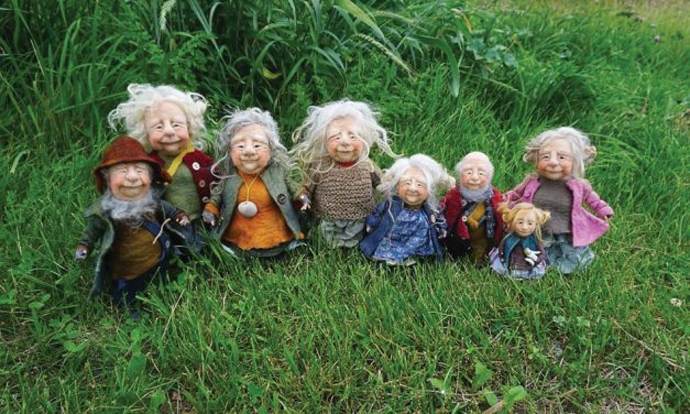 Silke Sordyl builds fantasy world with Needle-Felted dolls