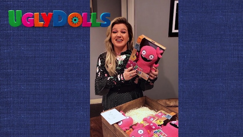 Kelly Clarkson unboxes Moxy dolls