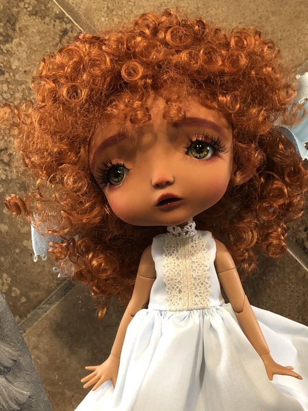 The Blythe-size Valentine by Nefer Kane in an impeccable Schmidt design.