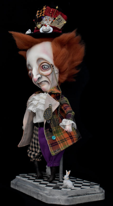 Part of Nardin’s 2021 Alice in Wonderland collection, both The Mad Hatter and The Red Queen are paper clay sculpted over a wire armature and painted with acrylics and soft pastels.